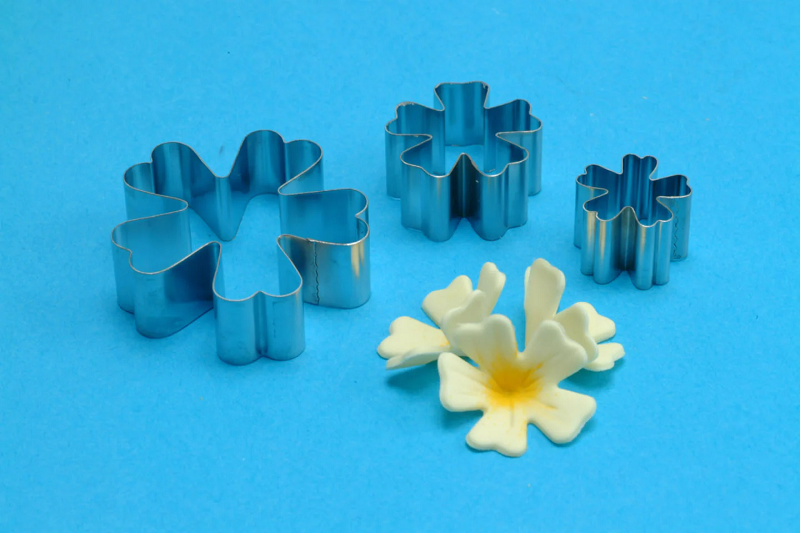 PME Primrose flower petal cutter set